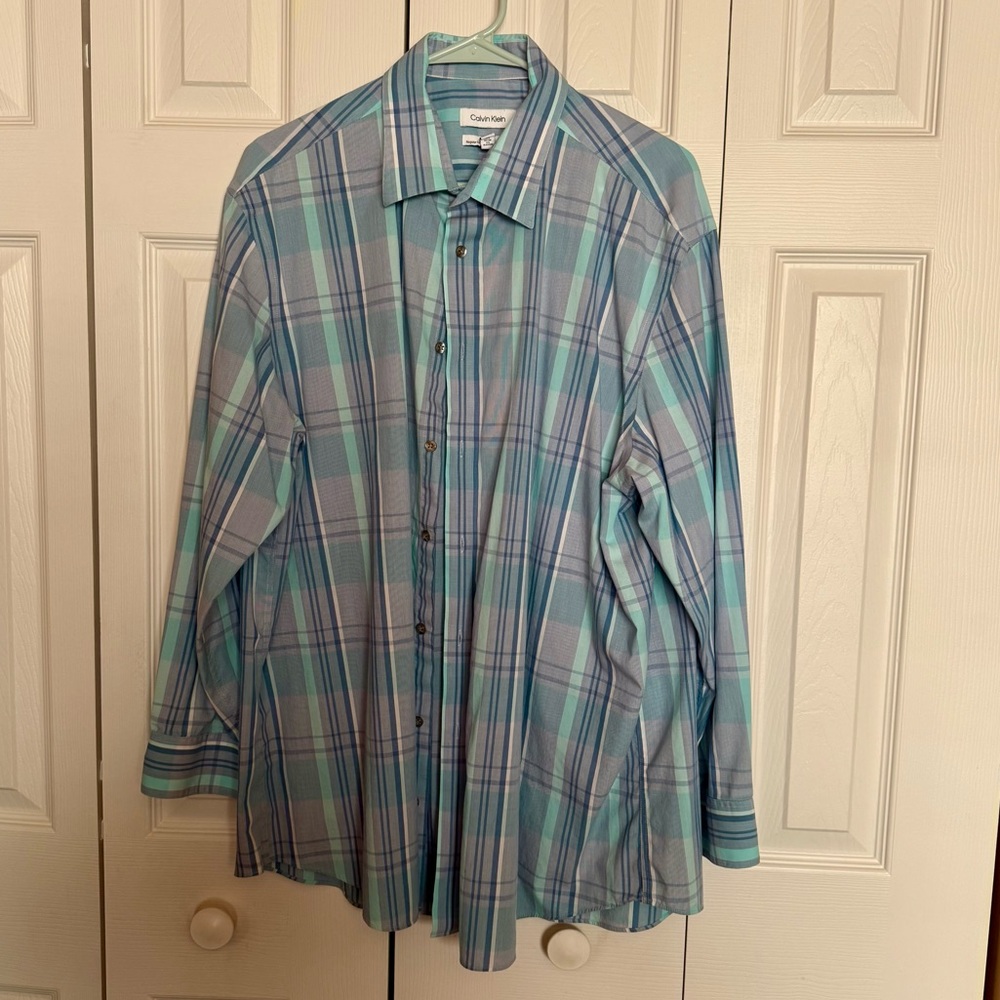 Calvin Klein Steele Blue Regular Fit Shirt. 17.5” Neck, 32/33 Sleeve